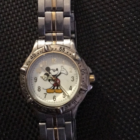 Vintage 2 Mickey Mouse plus 1 BUGS BUNNY watch, all 3. - Picture 4 of 6